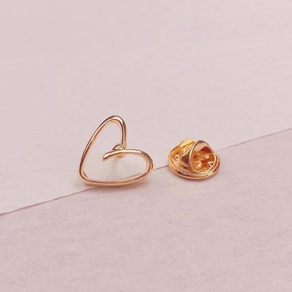 Luxury Rhinestone Letter D Brooches for Women Zircon Pearl Lapel Pins Gold Color Metal Party Clothes Suit Small Accessories Gift