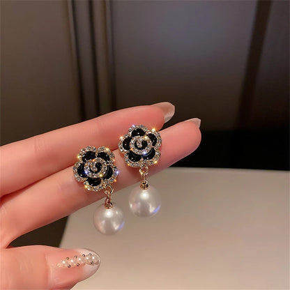 Fashion Natural Elegant Pearl White Black Camellia Stud Earrings Ladies Temperament Trendy Retro Earring Exquisite Birthday Gift