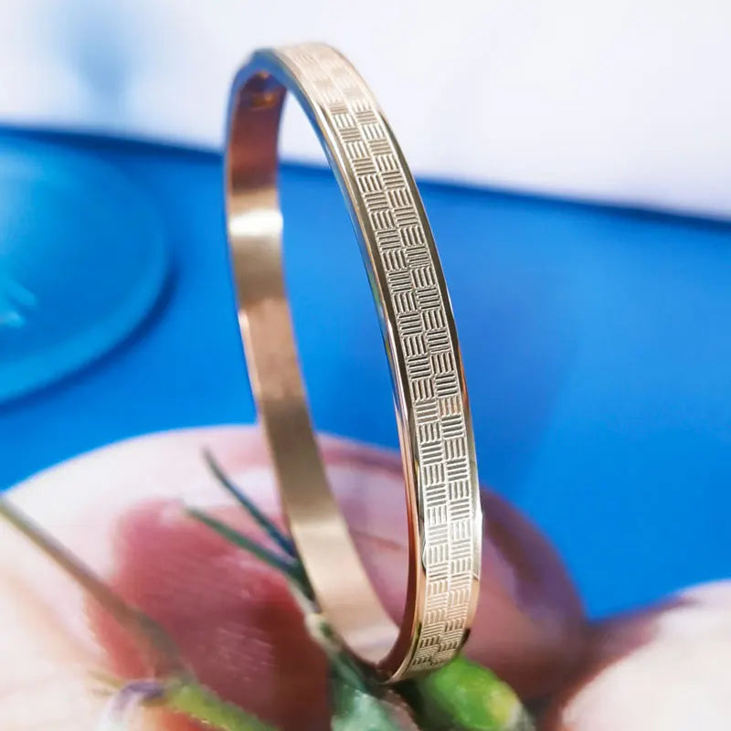 Beautiful Horizontal And Vertical Graphic Bracelet & Bangle Stainless Steel Luxury Jewelry Gift For Woman Wear Bangle