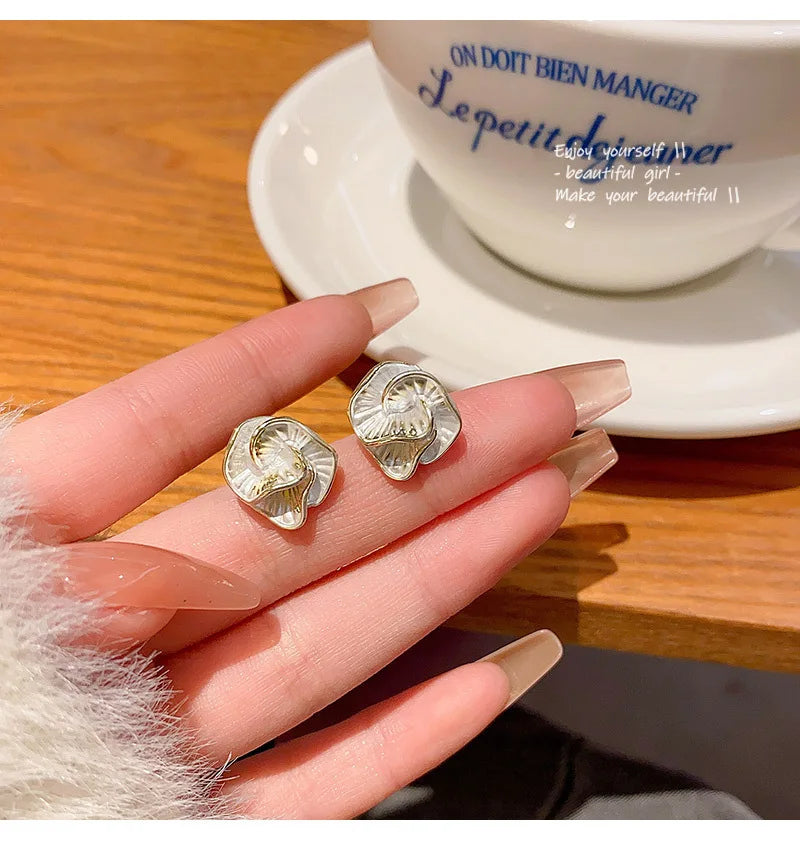 Niche Light Luxury Flower Earrings High End Temperament Women Fashion Jewelry Daily Party Wear