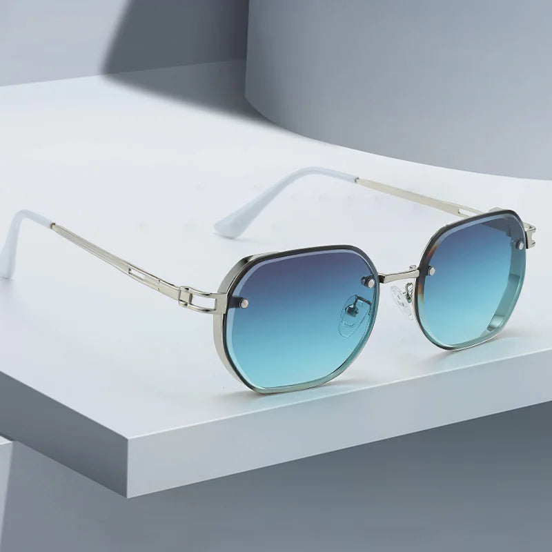 New in Sunglasses for Women Black Frame Gold Border Decoration Fashionable Black Lens Glasses Sunglasses Sunglasses Women