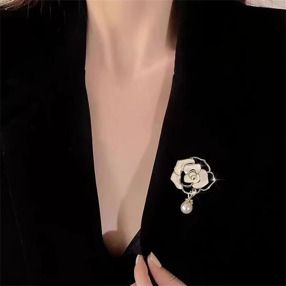 Luxury Pearl Butterfly Wreath Brooches Elegant Enamel Camellia Flower  Pendant Plant Pin Accessories Women Party Jewelry Gift